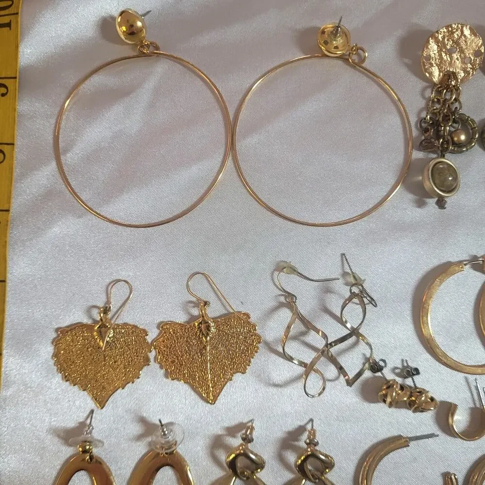 35+ Pc Goldtone Vtg Y2K Pierced Earrings Lot Mixed Styles Hoops Dangle Drop